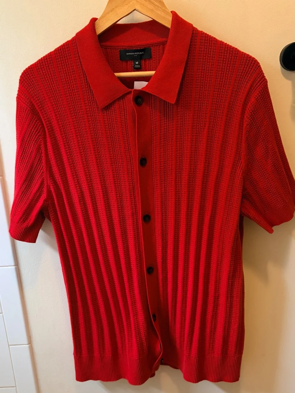 BANANA REPUBLIC knit button down shirt short sleeve men’s medium red NWT